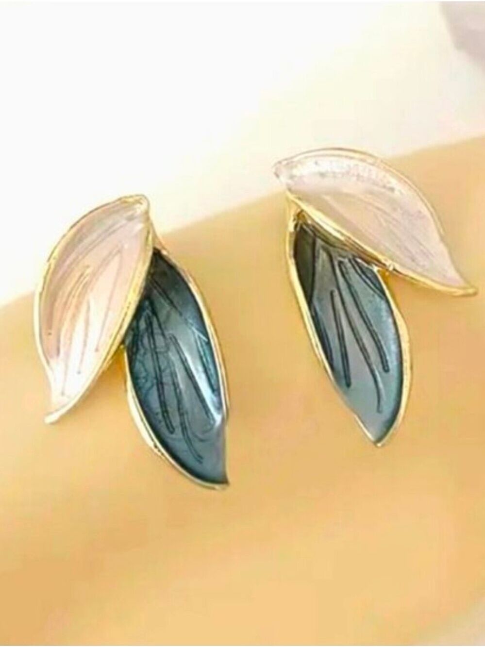 Leaf Design Stud Earring Set Enameled finish 925S Stud
